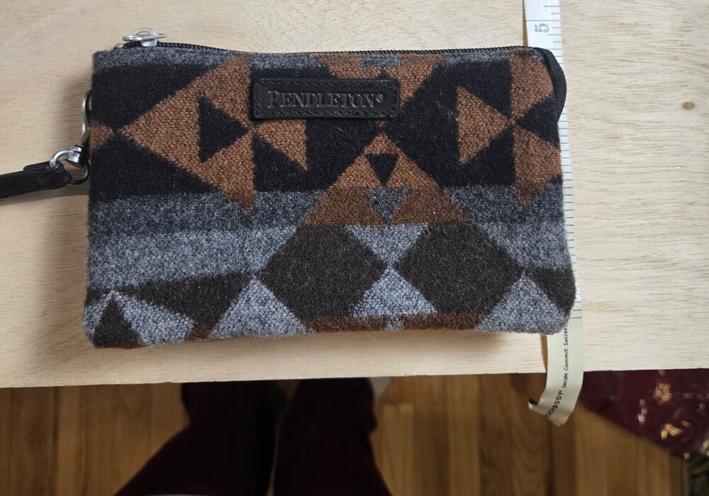 Pendleton 3 pocket wool aztec wristlet wallet